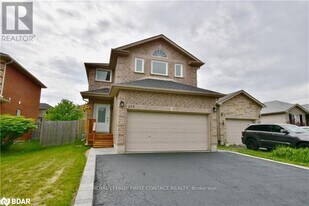193 Hanmer St E in Barrie, ON - Building Photo