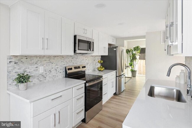 18473 Stone Hollow Dr in Germantown, MD - Building Photo - Building Photo