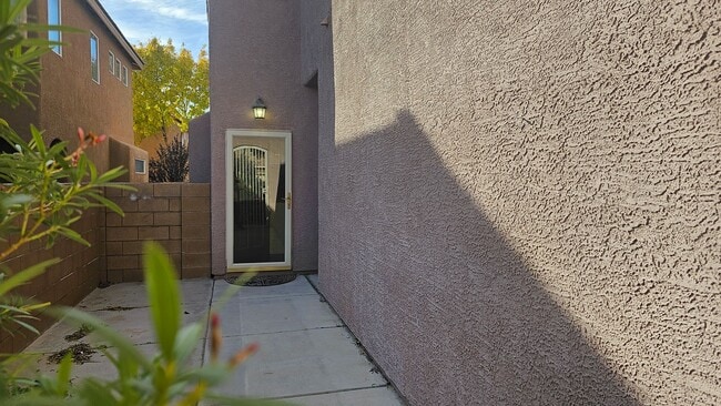 9267 Grassy Weep Ct in Las Vegas, NV - Building Photo - Building Photo