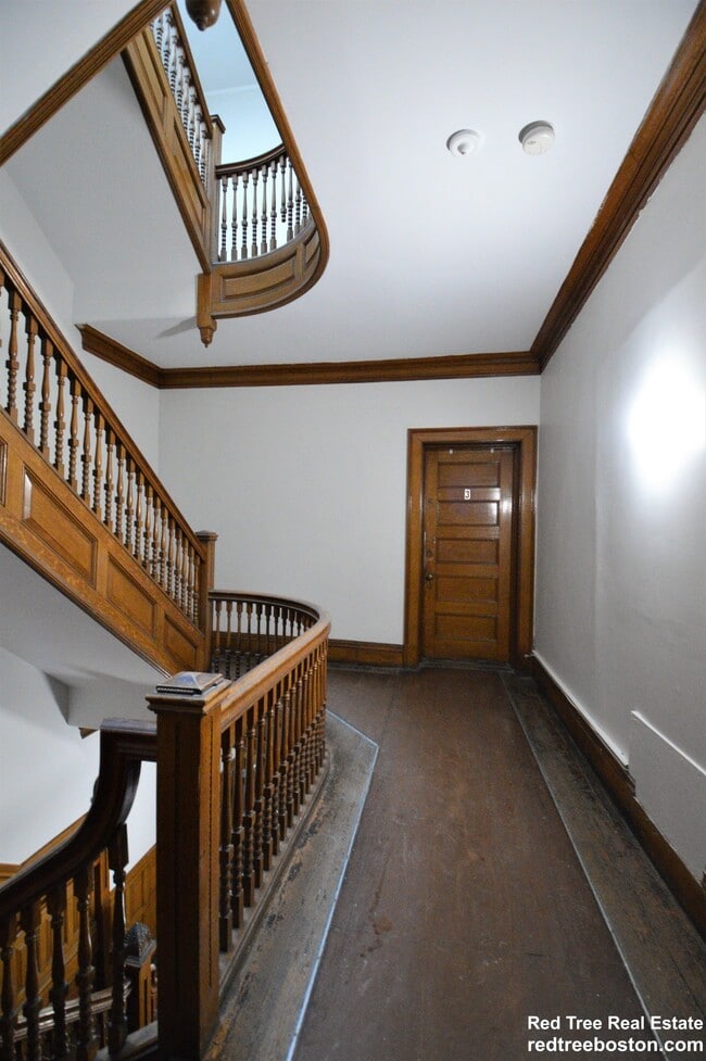 849 Beacon St, Unit 4 in Boston, MA - Foto de edificio - Building Photo