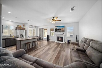 2038 Howard St in Rosamond, CA - Building Photo - Building Photo