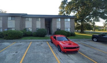 1305 E Bayou Rd in Donaldsonville, LA - Building Photo - Building Photo