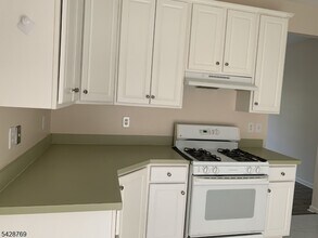 60 Brock Ln in Hackettstown, NJ - Building Photo - Building Photo