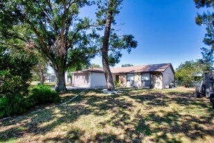 6116 38th Ave W in Bradenton, FL - Building Photo