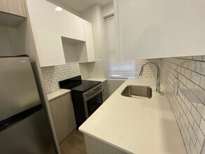 107 Park Dr in Boston, MA - Foto de edificio - Building Photo