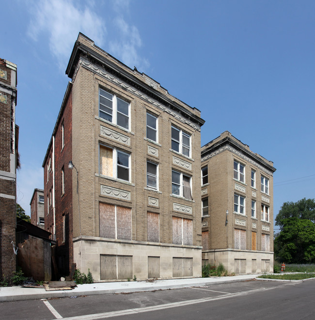 Chalmers Square Building 3 in Detroit, MI - Foto de edificio - Building Photo