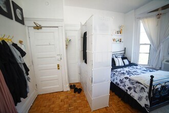 2800 N Pine Grove Ave in Chicago, IL - Building Photo - Building Photo