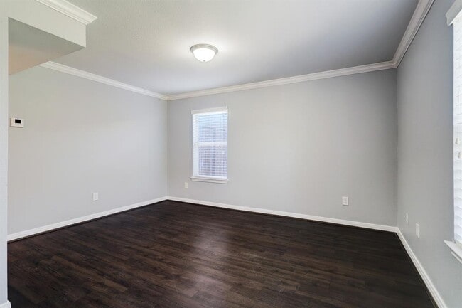 1600 W T C Jester Blvd in Houston, TX - Building Photo - Building Photo