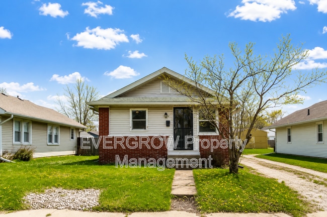 property at 1417 N Denny St