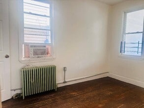 33 Clinton Ave in Staten Island, NY - Building Photo - Building Photo