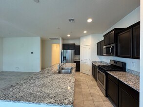 21415 W Holly St in Buckeye, AZ - Building Photo - Building Photo