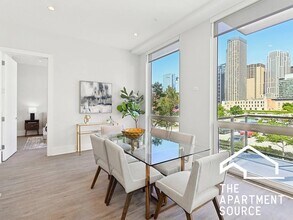 812 W Adams St, Unit 509 in Chicago, IL - Foto de edificio - Building Photo