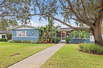 818 37th Ave NE in St. Petersburg, FL - Building Photo - Building Photo