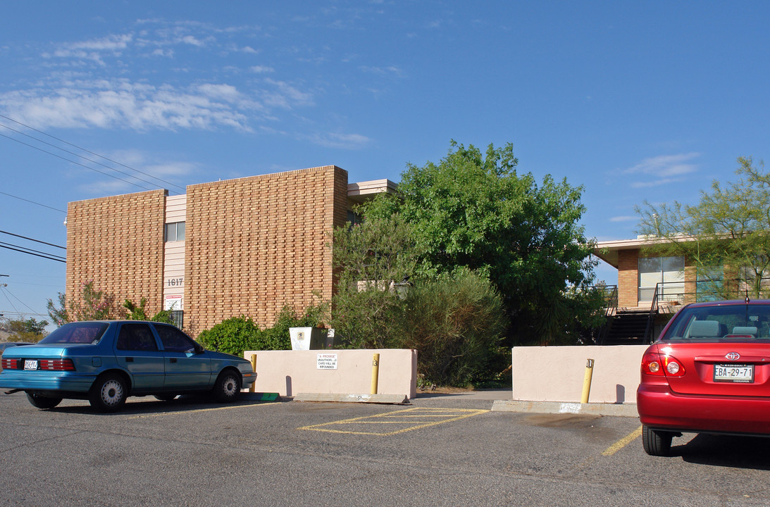 1617 Randolph Dr in El Paso, TX - Building Photo