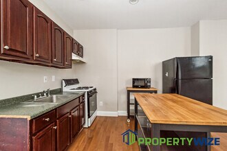 2010 E Baltimore St in Baltimore, MD - Building Photo - Building Photo