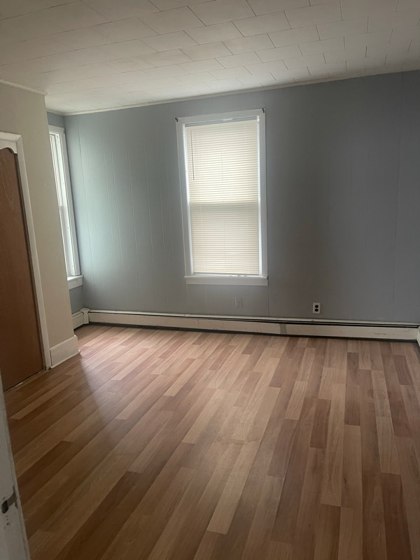 50-52-52 Linden St in Holyoke, MA - Building Photo - Building Photo