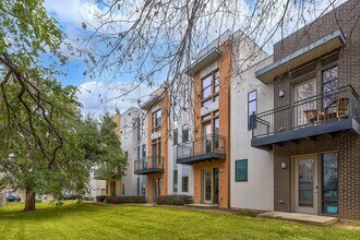 6000 S Congress Ave in Austin, TX - Foto de edificio - Building Photo
