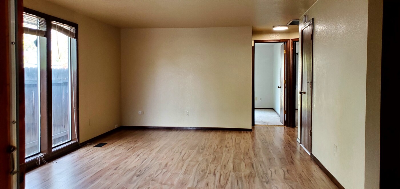 414 S Curtis Rd in Boise, ID - Foto de edificio