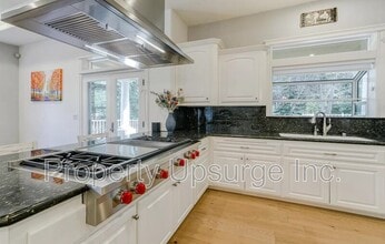 13497 Tierra Heights Rd in Redding, CA - Building Photo - Building Photo