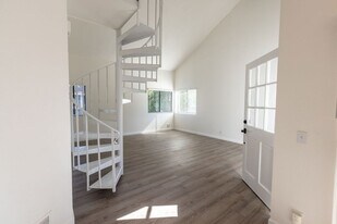 47 Clover Ln in Aliso Viejo, CA - Building Photo
