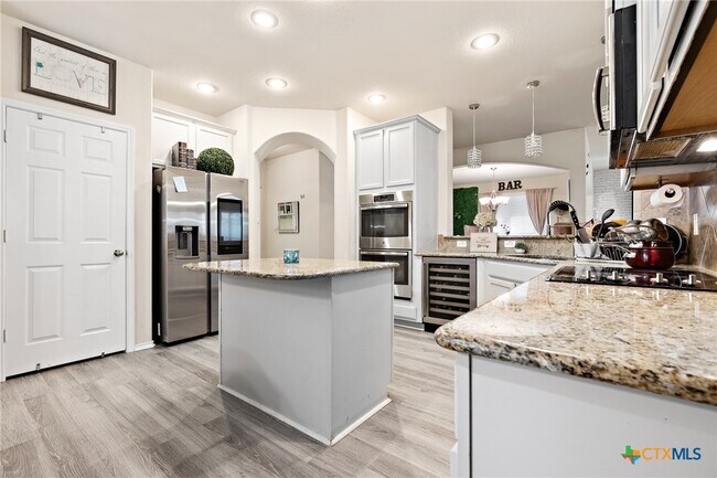 property at 6800 Mustang Creek Rd