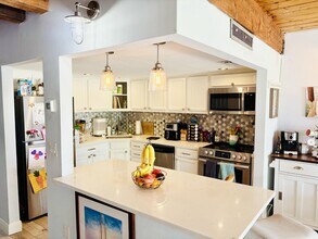 4801 NW 2nd Ave in Boca Raton, FL - Building Photo - Building Photo