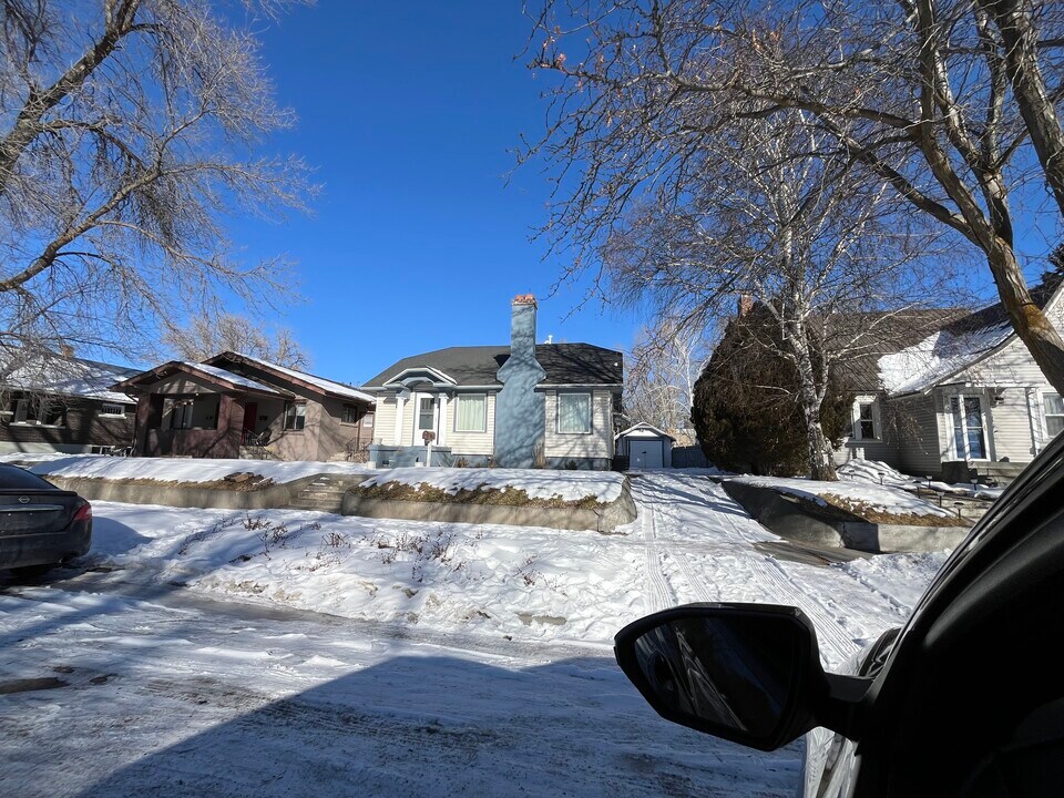 127 8th St in Idaho Falls, ID - Building Photo