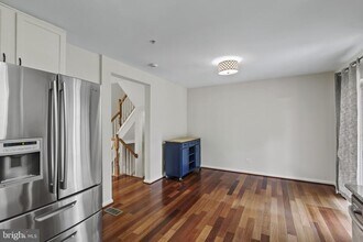 1426 Anna Marie Ct in Annapolis, MD - Foto de edificio - Building Photo