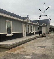 11 Ricky Crossland in Elsa, TX - Building Photo