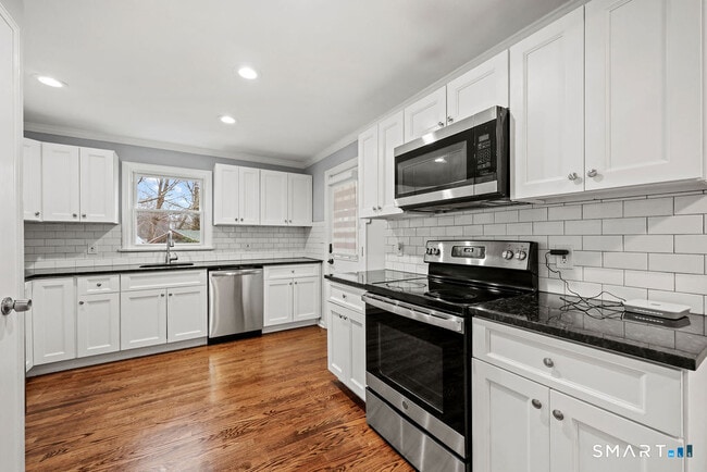 125 Twin Brook Rd in Hamden, CT - Building Photo - Building Photo