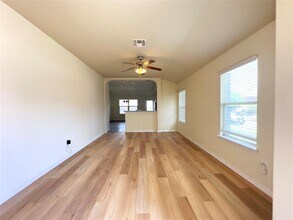 12418 Walter Vaughn Dr in Manor, TX - Building Photo - Building Photo
