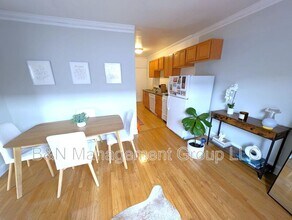 912 W Oakdale Ave in Chicago, IL - Building Photo - Building Photo