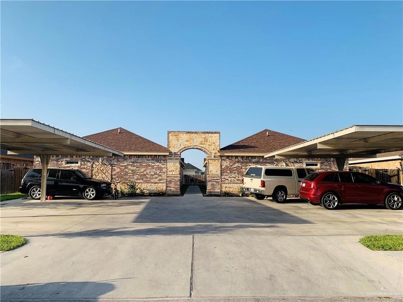 2709 E Franklin Ave, Unit 3 in Alton, TX - Foto de edificio