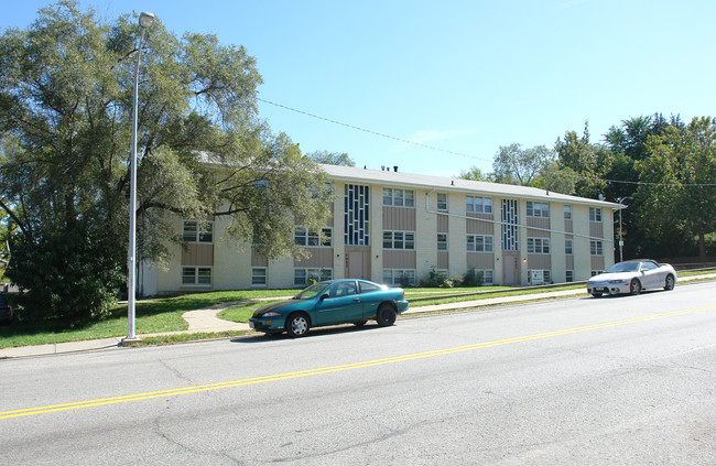 5027 S 20th St in Omaha, NE - Foto de edificio - Building Photo