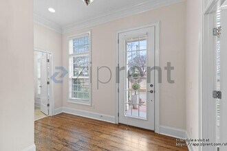 1025 N Sharon Amity Rd in Charlotte, NC - Building Photo - Building Photo