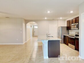 5765 Arlington River Dr. in Lakeland, FL - Building Photo - Building Photo