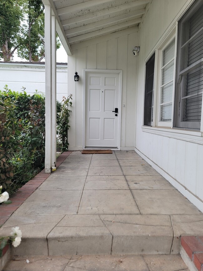 2321 Veteran Ave in Los Angeles, CA - Building Photo - Building Photo