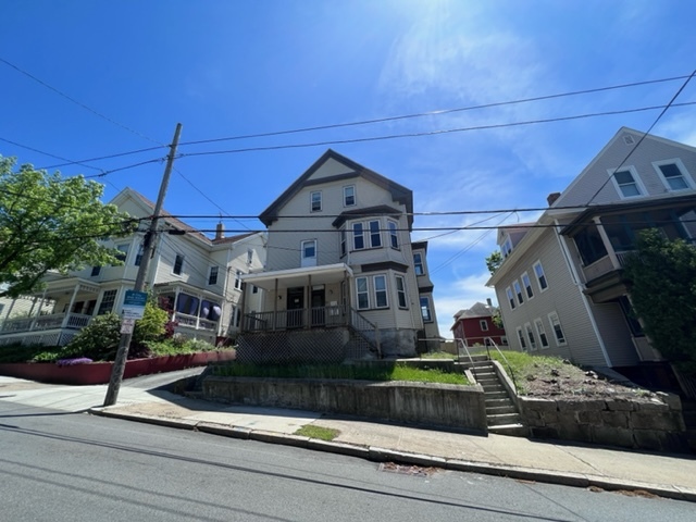 61 Cypress St, Unit 2