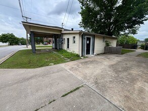 700 S College Dr-Unit -COLLE700-2-1 in Fayetteville, AR - Building Photo - Building Photo