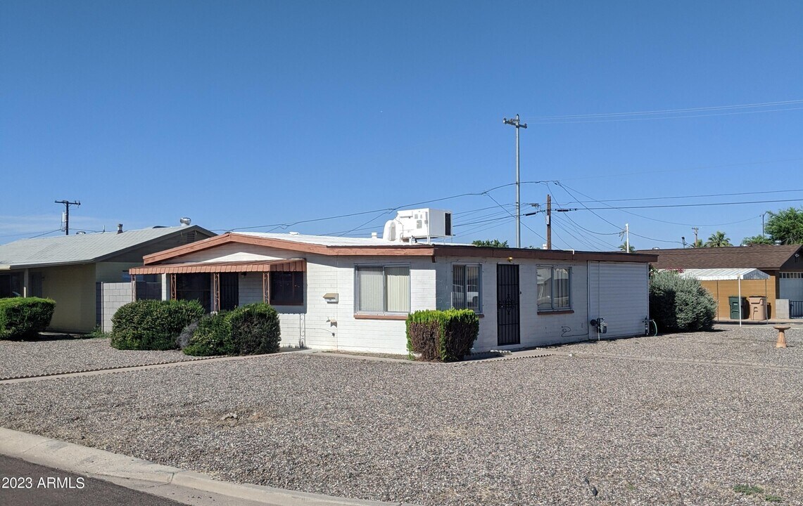 11375 N 112th Dr in Youngtown, AZ - Building Photo