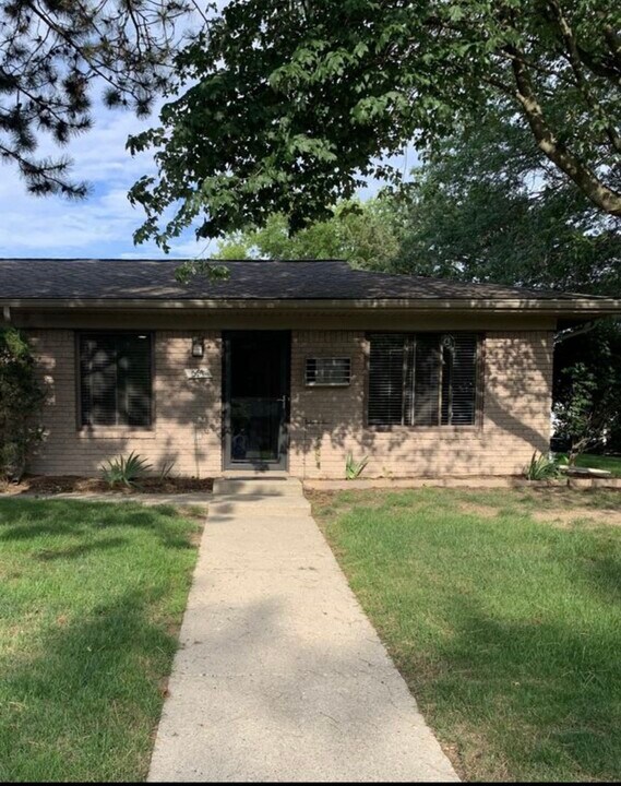 387 W Drahner Rd, Unit 387 W Drahner Road in Oxford, MI - Foto de edificio