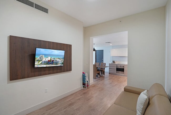 348 Indiana St in Hollywood, FL - Building Photo - Building Photo