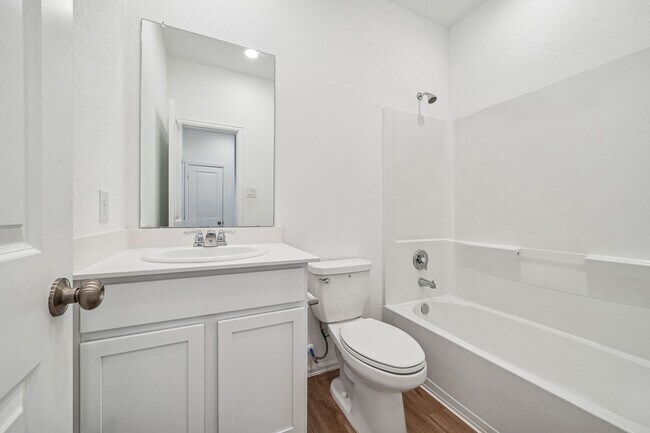 24046 Priano Frst Dr in Roman Forest, TX - Foto de edificio - Building Photo