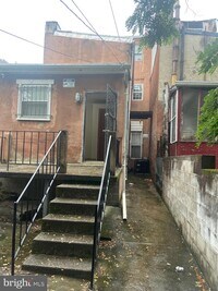 1833 W Lexington St photo'