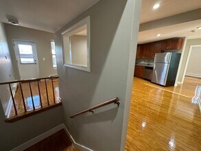 1 Pembroke St, Unit C in Chelsea, MA - Foto de edificio - Building Photo