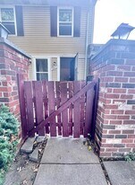 39514 Old Dominion Dr in Clinton Township, MI - Building Photo