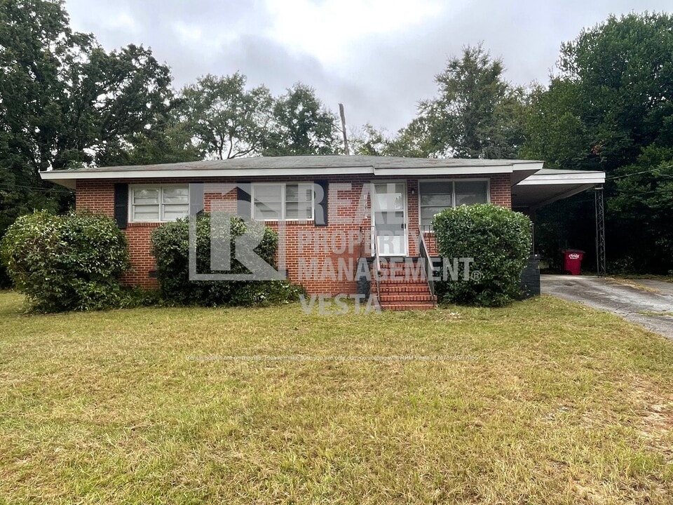 1589 Canterbury Rd in Macon, GA - Building Photo