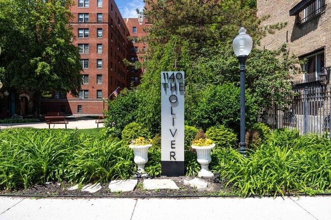 1140 N La Salle Dr in Chicago, IL - Foto de edificio - Building Photo