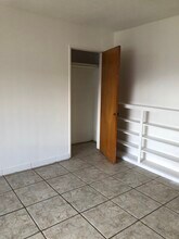2323 W West Ave, Unit 2 in Fullerton, CA - Foto de edificio - Building Photo