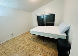 536 Cheshire Way, Unit 600 in Davenport, FL - Building Photo - Building Photo